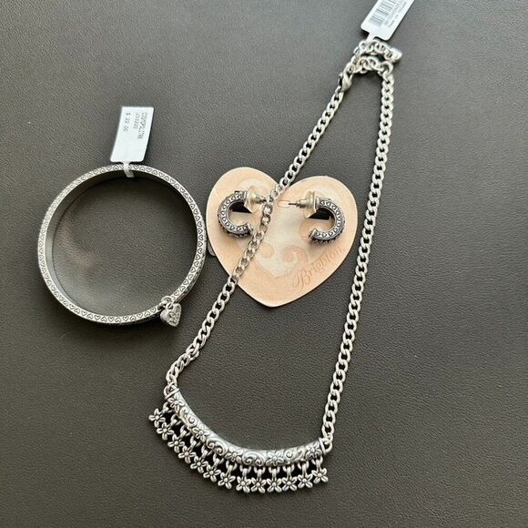 Brand New NWT Brighton Cosmopolitan Floral Flower Necklace - Picture 7 of 7